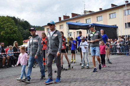 Korowód dożynkowy przeszedł przez Wisłę